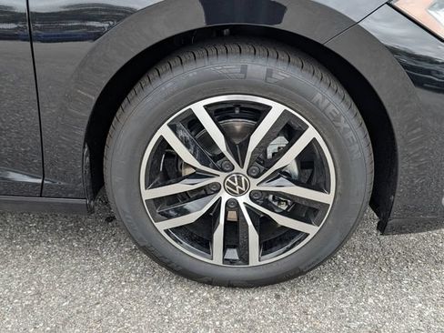 New 2026 Volkswagen Jetta SE FWD image 19