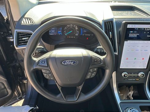Used 2023 Ford Edge SE image 23