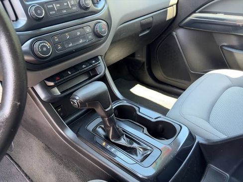 Used 2017 Chevrolet Colorado W/T AWD/4WD image 29