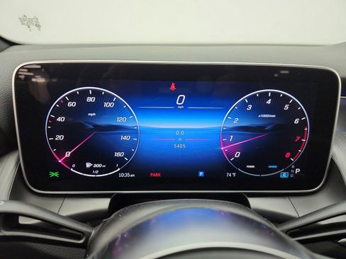 Used 2026 Mercedes-Benz GLC 300 image 11