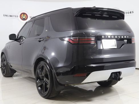 Used 2023 Land Rover Discovery Metropolitan Edition image 4