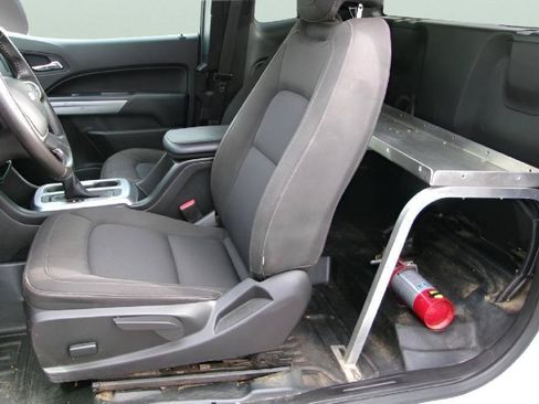 Used 2022 Chevrolet Colorado LT w/ Fleet Safety Package RWD image 10