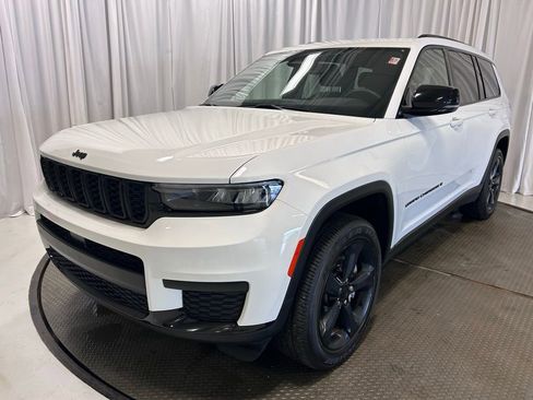 Used 2023 Jeep Grand Cherokee L Laredo image 26