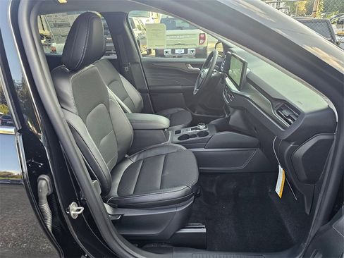 New 2025 Ford Escape Base w/ Class II Trailer Tow Package image 10