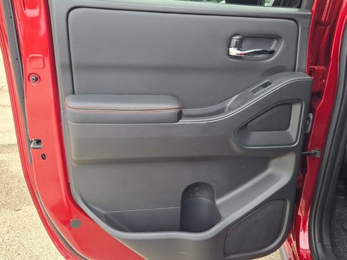 Used 2025 Nissan Frontier PRO-4X AWD/4WD image 22
