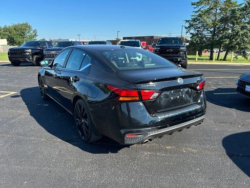 Used 2022 Nissan Altima 2.5 SR w/ Midnight Edition Package FWD image 5