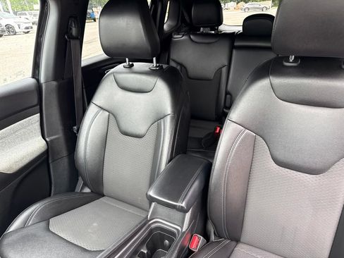 Used 2024 Jeep Compass Latitude AWD/4WD image 49