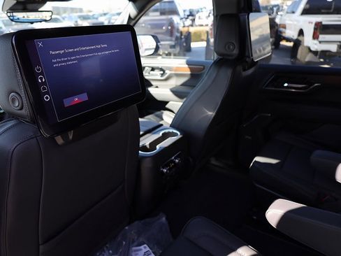 New 2026 GMC Yukon Denali w/ Denali Reserve Package AWD/4WD image 18