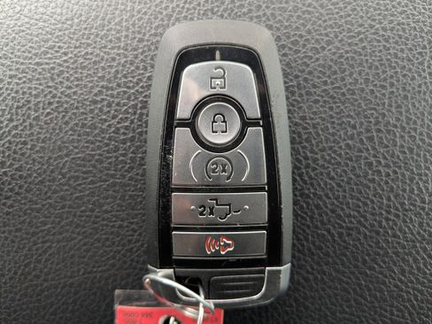 Used 2022 Ford F250 Lariat w/ Lariat Ultimate Package image 31