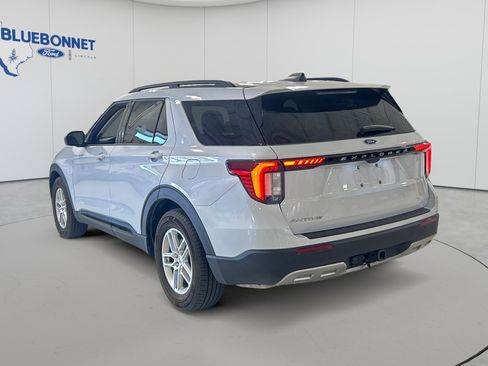 Used 2026 Ford Explorer Active w/ Active Comfort Package RWD image 7