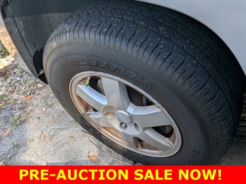 Used 2010 Jeep Grand Cherokee Laredo image 19