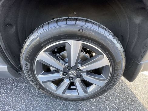 Used 2025 Honda Pilot Touring image 33