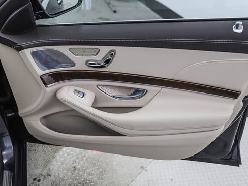 Used 2017 Mercedes-Benz S 550 4MATIC Sedan image 28