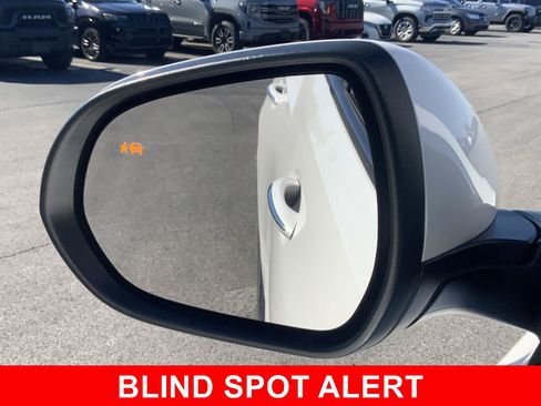 Used 2022 Buick Encore GX Select w/ Sport Touring Package FWD image 20
