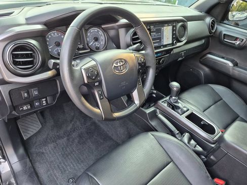 Used 2023 Toyota Tacoma TRD Off-Road w/ TRD Premium Off Road Package AWD/4WD image 10