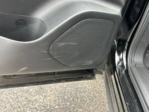 Used 2023 Nissan Rogue SV FWD image 14