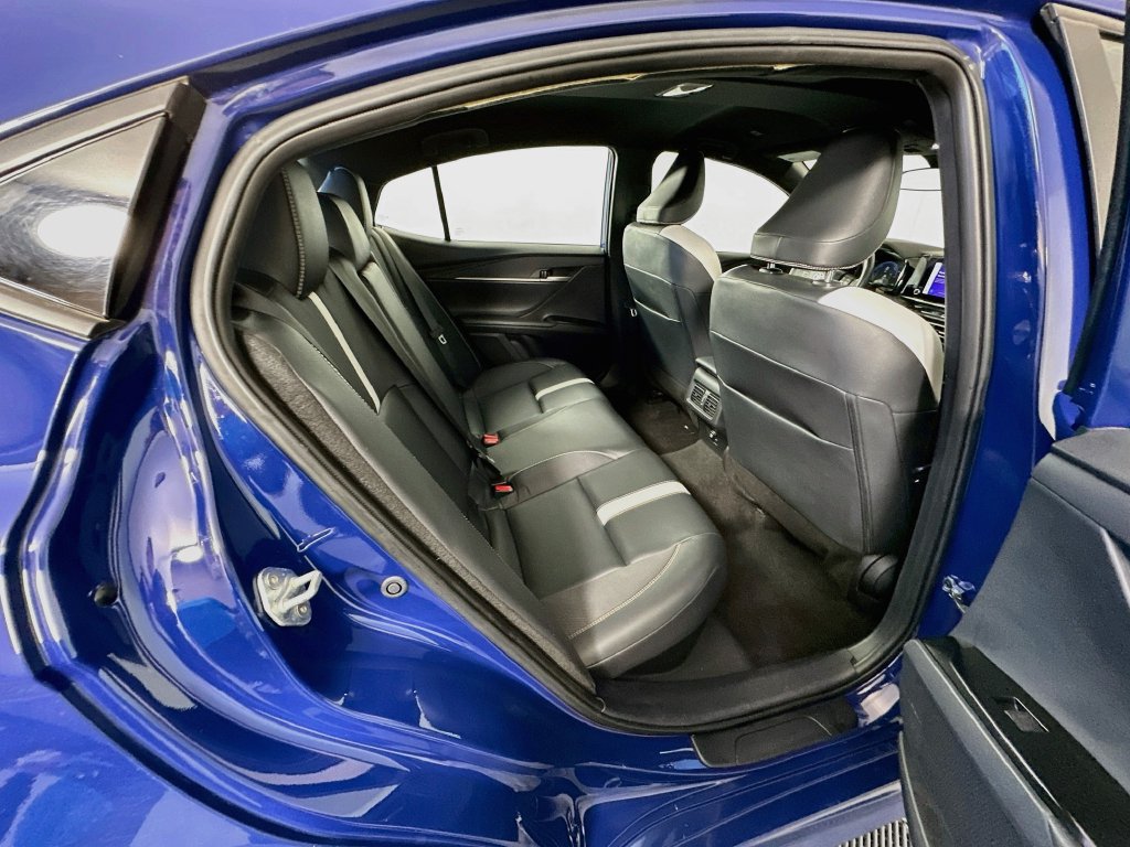 Used 2025 Toyota Camry SE FWD image 27