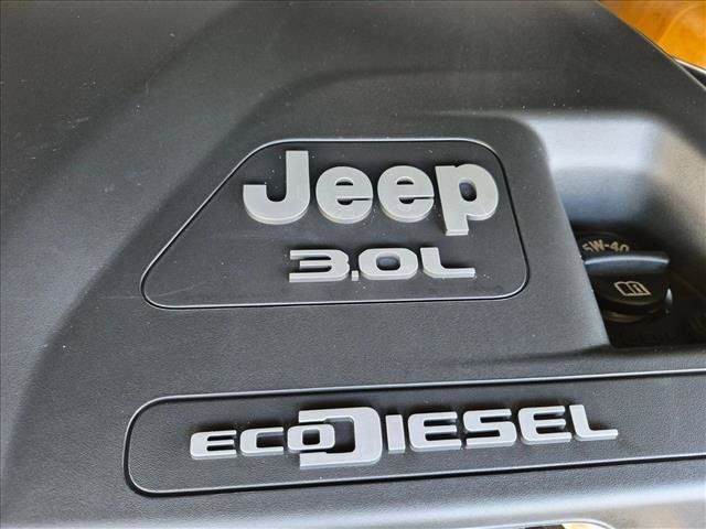Used 2021 Jeep Wrangler Unlimited Sahara AWD/4WD image 22