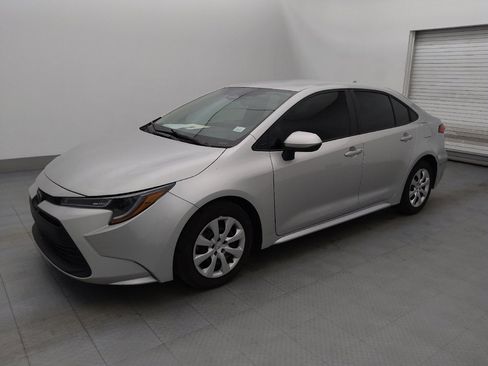 Used 2025 Toyota Corolla LE image 2