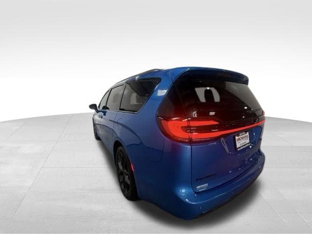 New 2027 Chrysler Pacifica Select FWD image 9