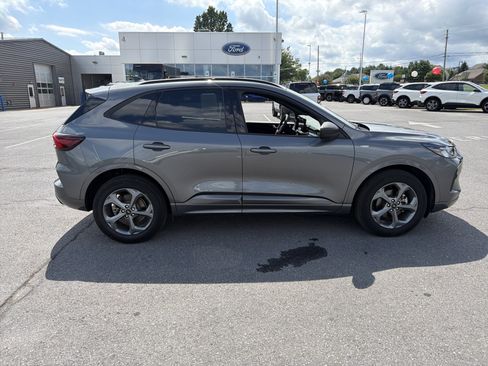 Used 2023 Ford Escape ST-Line w/ Tech Pack #1 AWD/4WD image 2