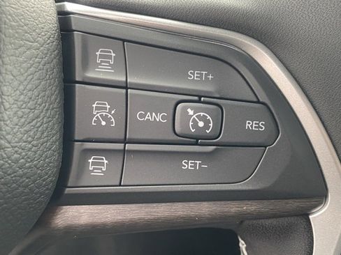 New 2025 Jeep Grand Cherokee Limited image 19