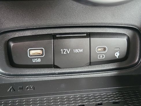 Certified 2026 Hyundai Venue SEL FWD image 15