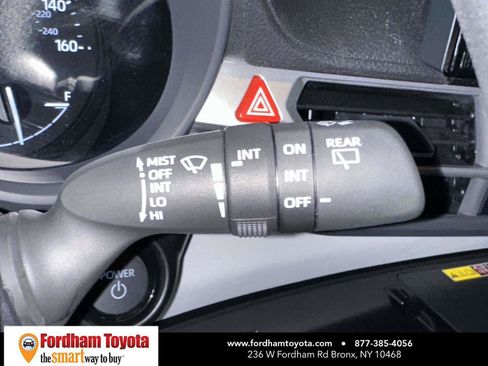 Used 2026 Toyota Sienna LE FWD image 35