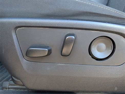 Used 2024 Chevrolet Silverado 2500 Custom w/ Custom Value Package image 15