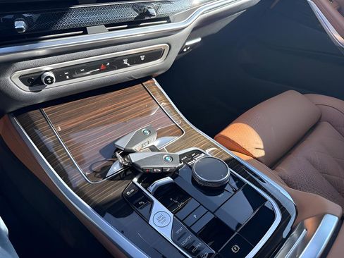 Used 2024 BMW X5 xDrive40i w/ Parking Assistance Package image 27