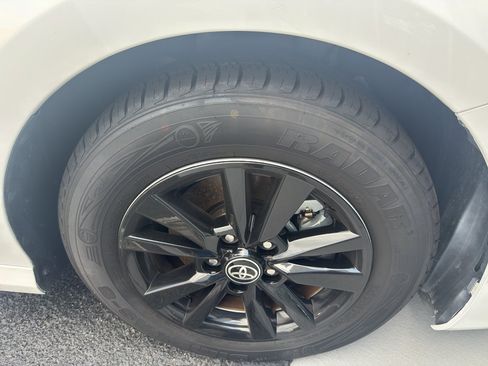 Used 2025 Toyota Camry LE FWD image 5