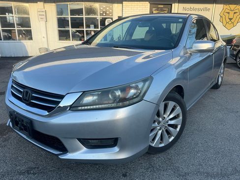 Used 2014 Honda Accord EX image 2