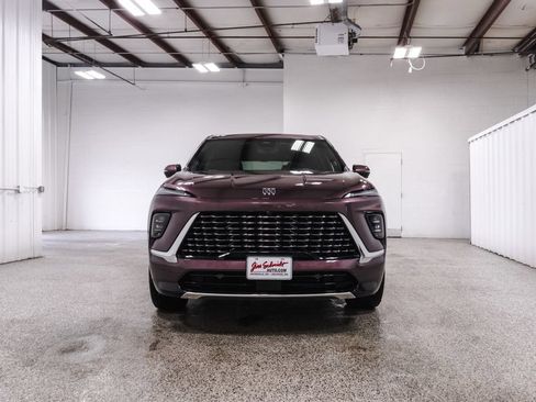 Used 2026 Buick Enclave Avenir w/ LPO, Floor Liner Package AWD/4WD image 2