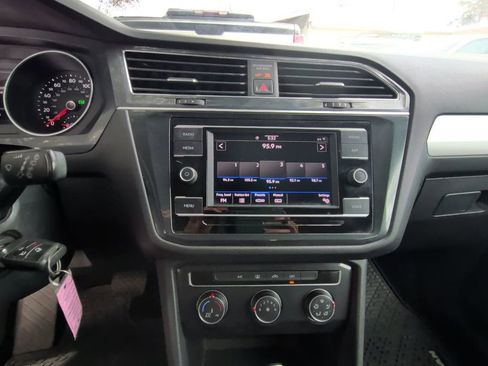 Used 2020 Volkswagen Tiguan S image 17