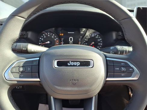 New 2026 Jeep Compass Latitude image 22