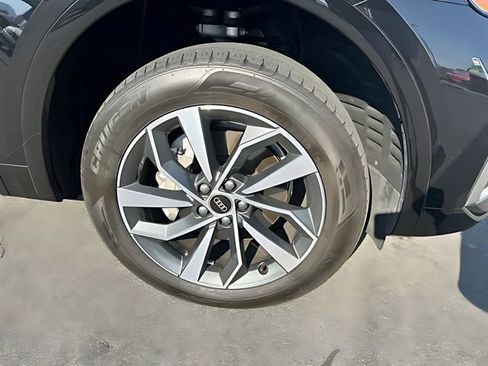 Used 2023 Audi Q5 2.0T Premium Plus w/ Premium Plus Package AWD/4WD image 11