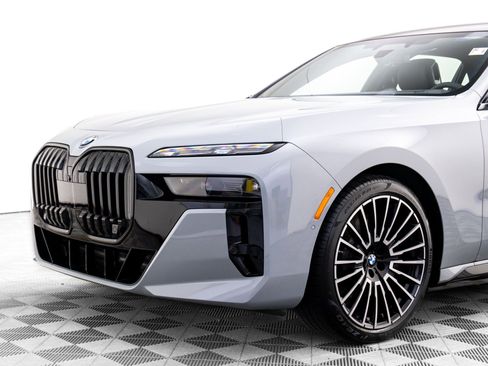 New 2026 BMW i7 xDrive60 w/ Executive Package image 38