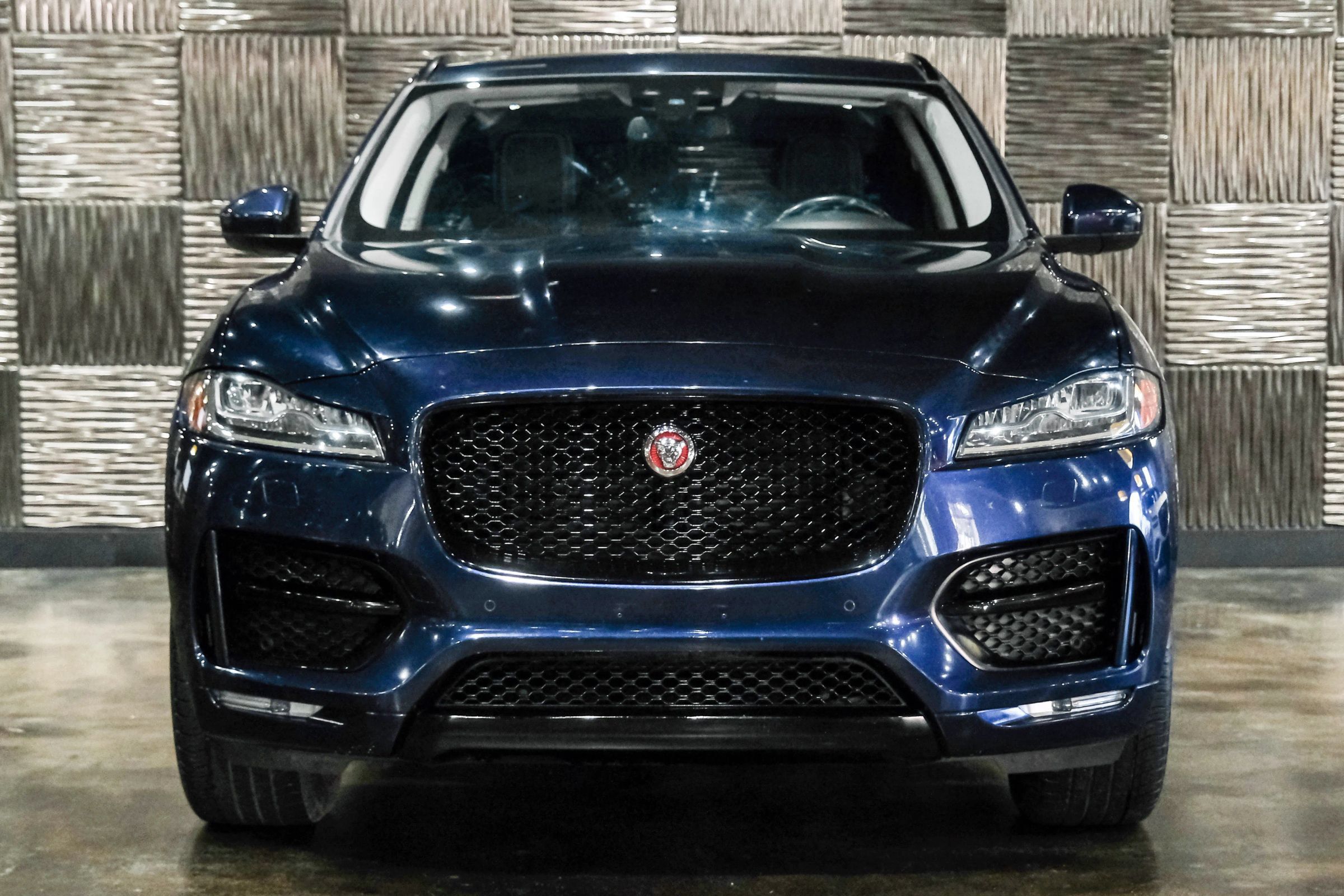 Used 2018 Jaguar F-PACE R-Sport AWD/4WD image 6
