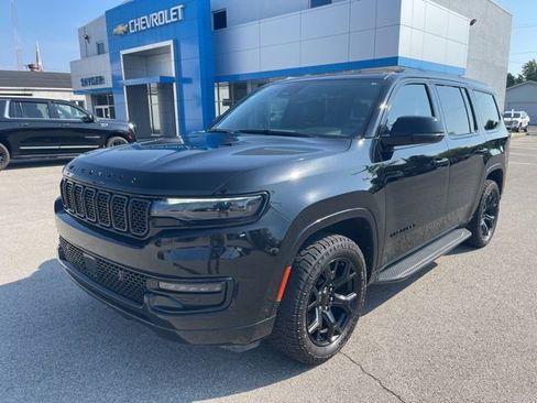 Used 2023 Jeep Wagoneer Series II AWD/4WD image 2