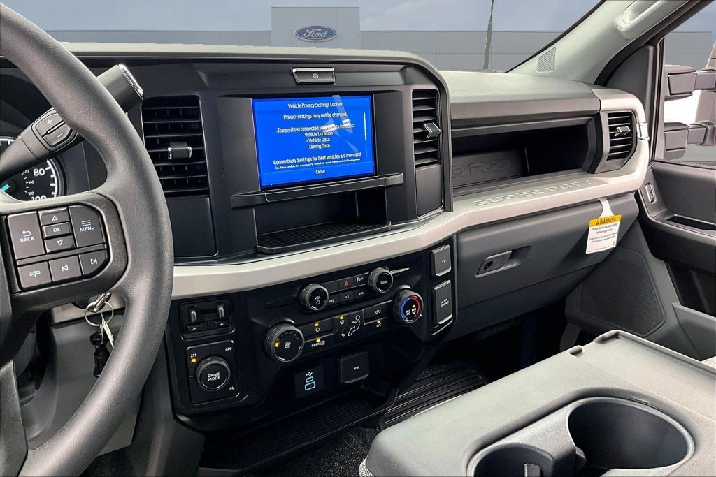 New 2027 Ford F550 4x4 Crew Cab Super Duty w/ XL Chrome Package image 6