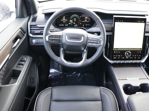 Certified 2025 GMC Acadia Denali image 21