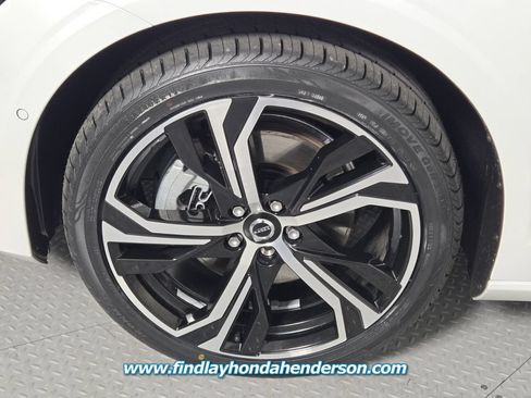 Used 2024 Volvo S60 B5 Plus w/ Climate Package FWD image 9
