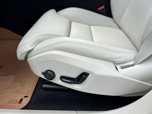 New 2026 Volvo XC60 T8 Ultra w/ Protection Package Premier AWD/4WD image 9