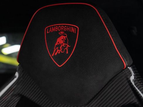 Used 2023 Lamborghini Huracan STO RWD image 18