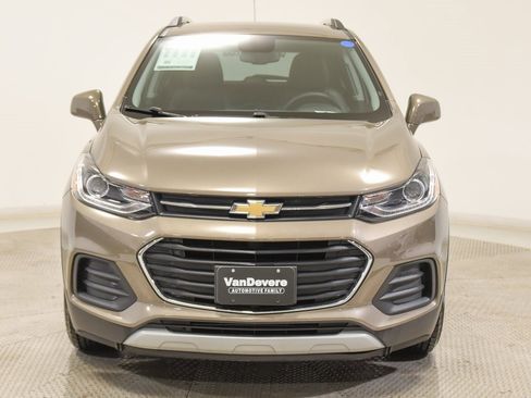 Used 2020 Chevrolet Trax LT w/ LT Convenience Package image 3