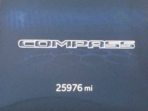 Used 2023 Jeep Compass Latitude AWD/4WD image 17