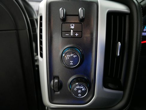 Used 2018 GMC Sierra 1500 SLT AWD/4WD image 26