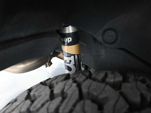 Used 2021 Jeep Wrangler Unlimited Rubicon w/ Dual Top Group AWD/4WD image 13