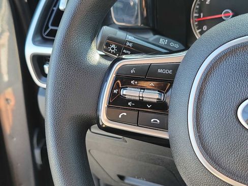 Used 2021 Kia Sorento LX image 20