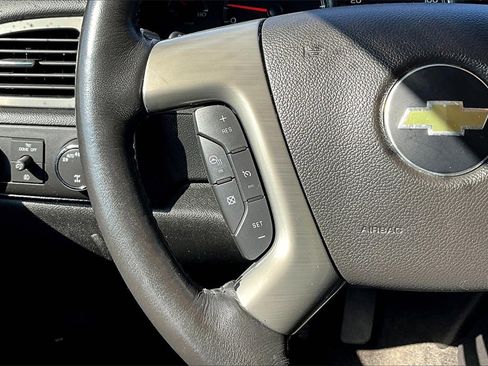 Used 2014 Chevrolet Suburban LTZ image 17